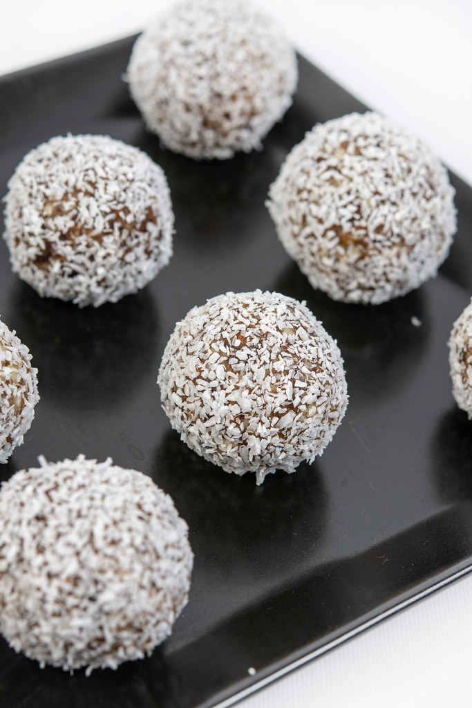 Coconut and Almond Date Balls