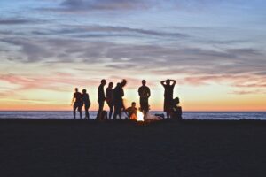 Campfire games for larger groups